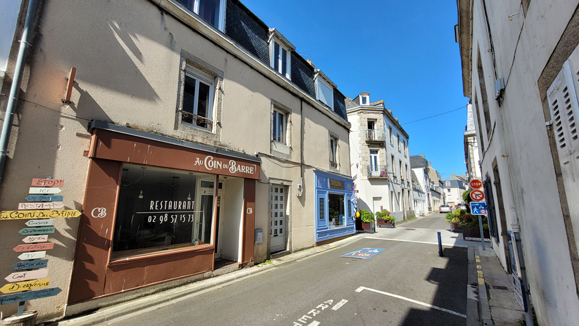 EXCLUSIVIT� AGENCE DU QUAI - A VENDRE Concarneau  Local COMMERCIAL de 59.77m2 avec �quipements de Cuisine