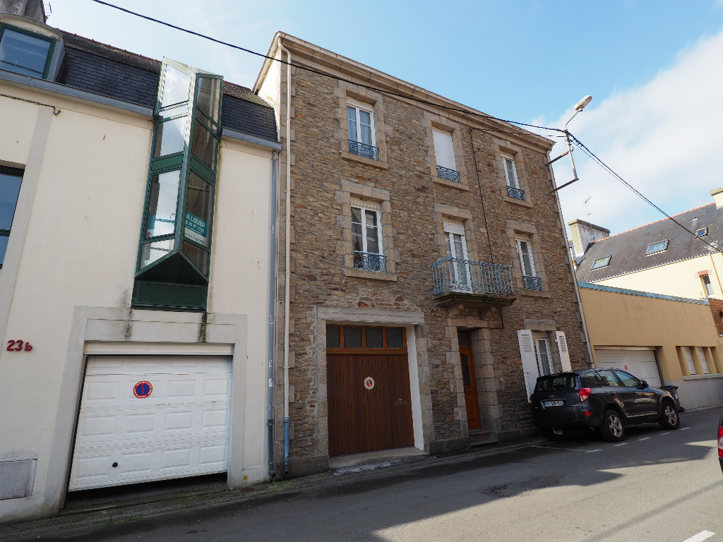 A VENDRE CENTRE VILLE CONCARNEAU - Maison  T7 - 125 m2  avec Garage