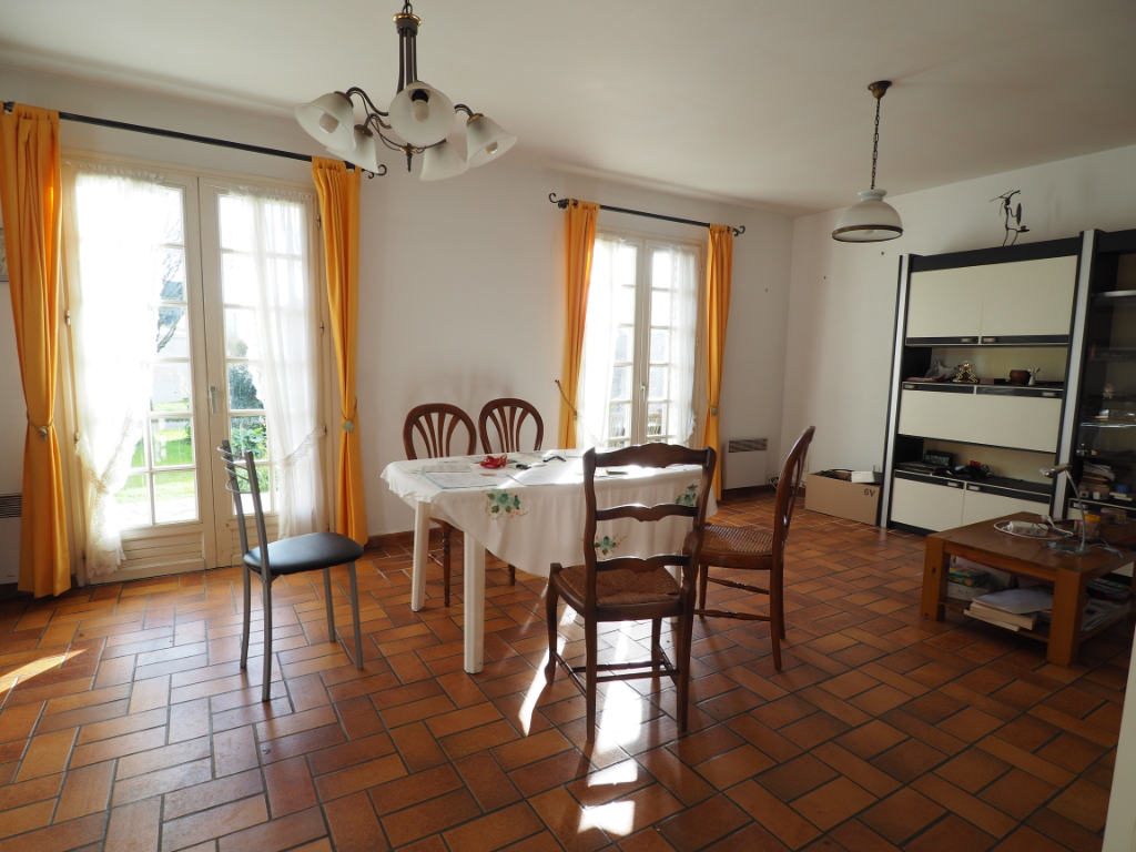 A vendre Maison Concarneau 5 pi�ce(s) 115 m2 sur joli terrain de 950 m�