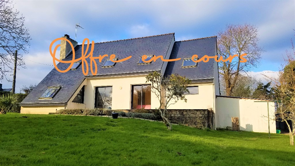 � vendre Maison Familliale avec vie de plain-pied, Beaux volumes - TR�GUNC.