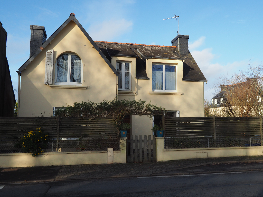 TREGUNC Centre Ville - Maison  de  5 pi�ces 101 m� et 829 m� de terrain.