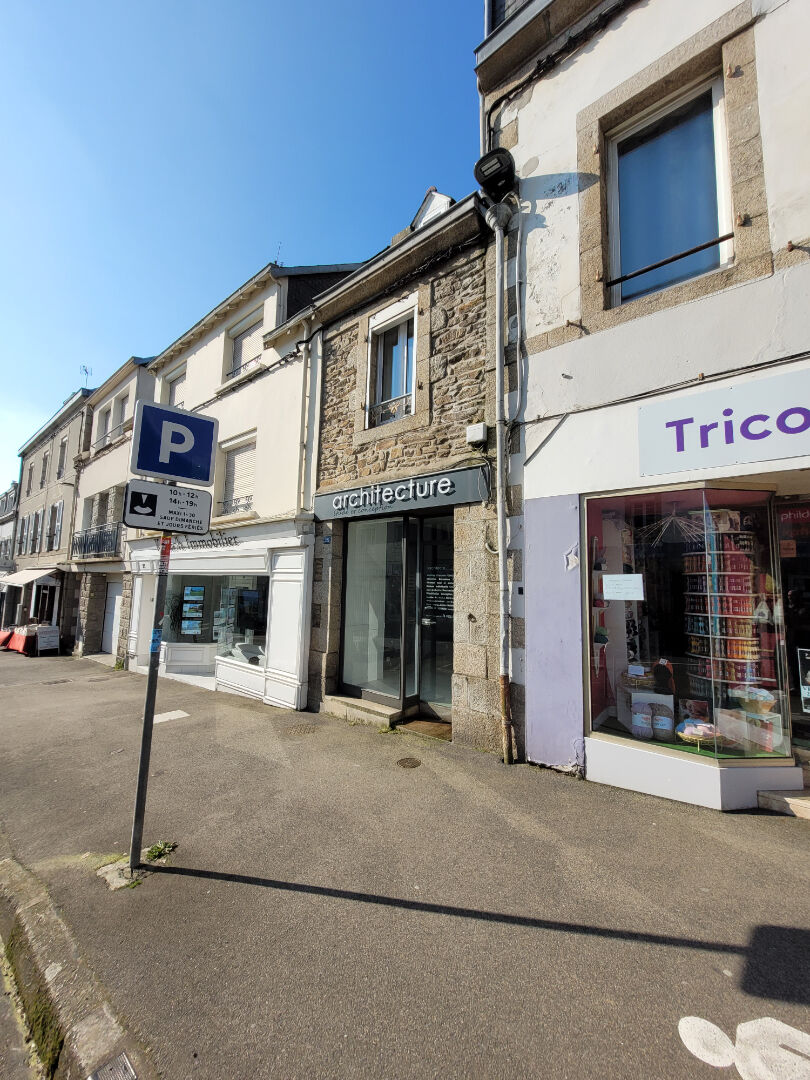 EXCLUSIVIT� AGENCE - Concarneau - Centre ville - Immeuble de rapport  - 1 Local Commercial + 1 Appartement T2