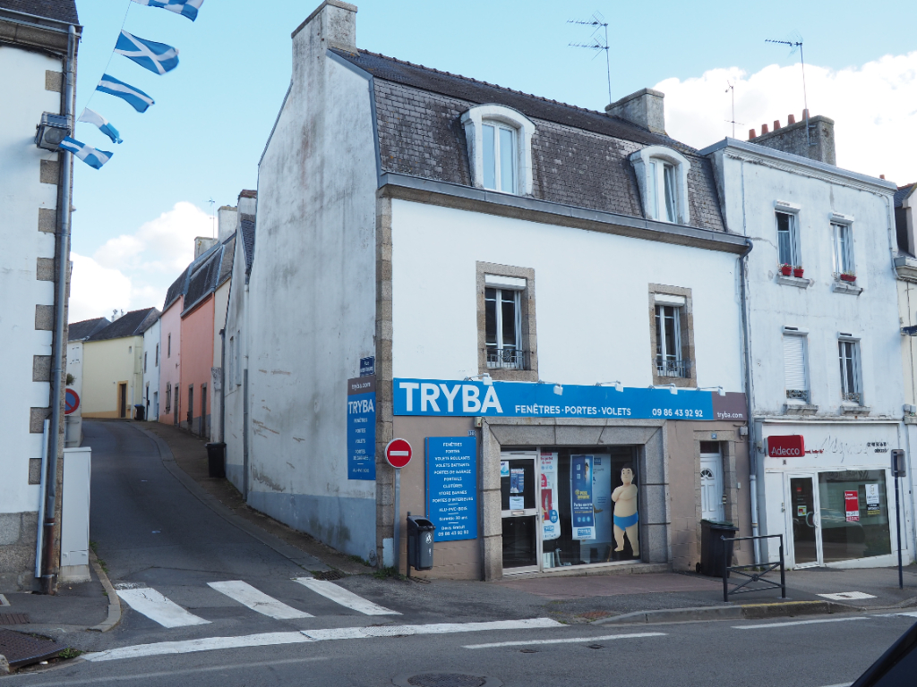 EXCLUSIVIT� Agence - Concarneau Centre-Ville - Immeuble de 170 m2 - 1 Local Commercial + 3 Appartements