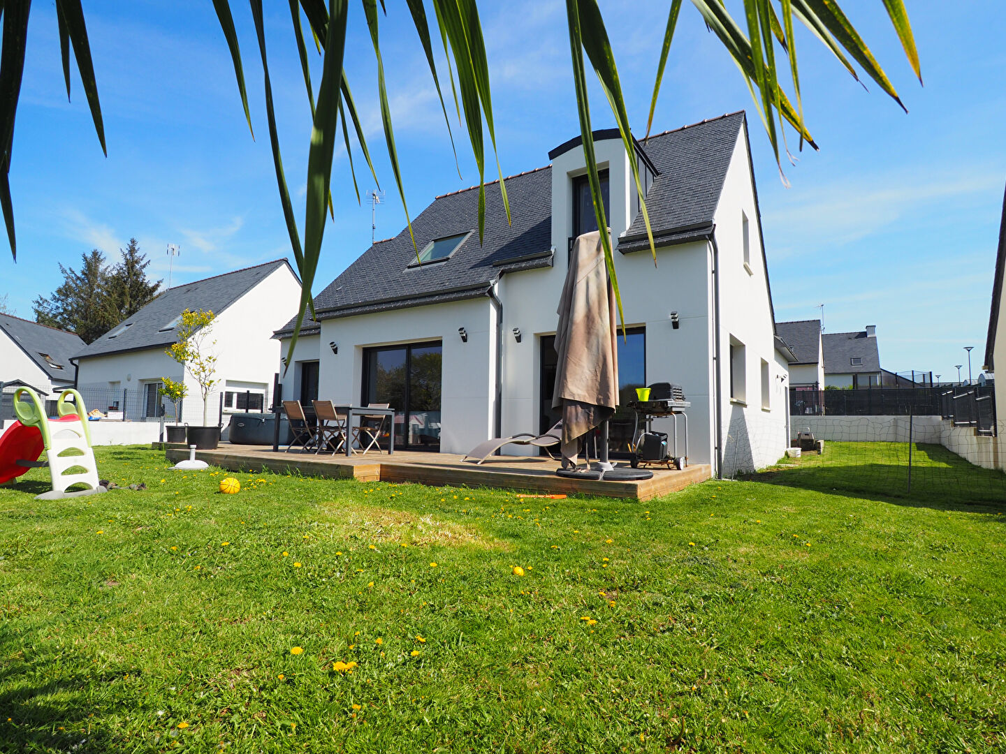 EXCLUSIVIT� AGENCE - Concarneau � Maison T5 de 2016 - 121 m� environ sur 450 m� de terrain