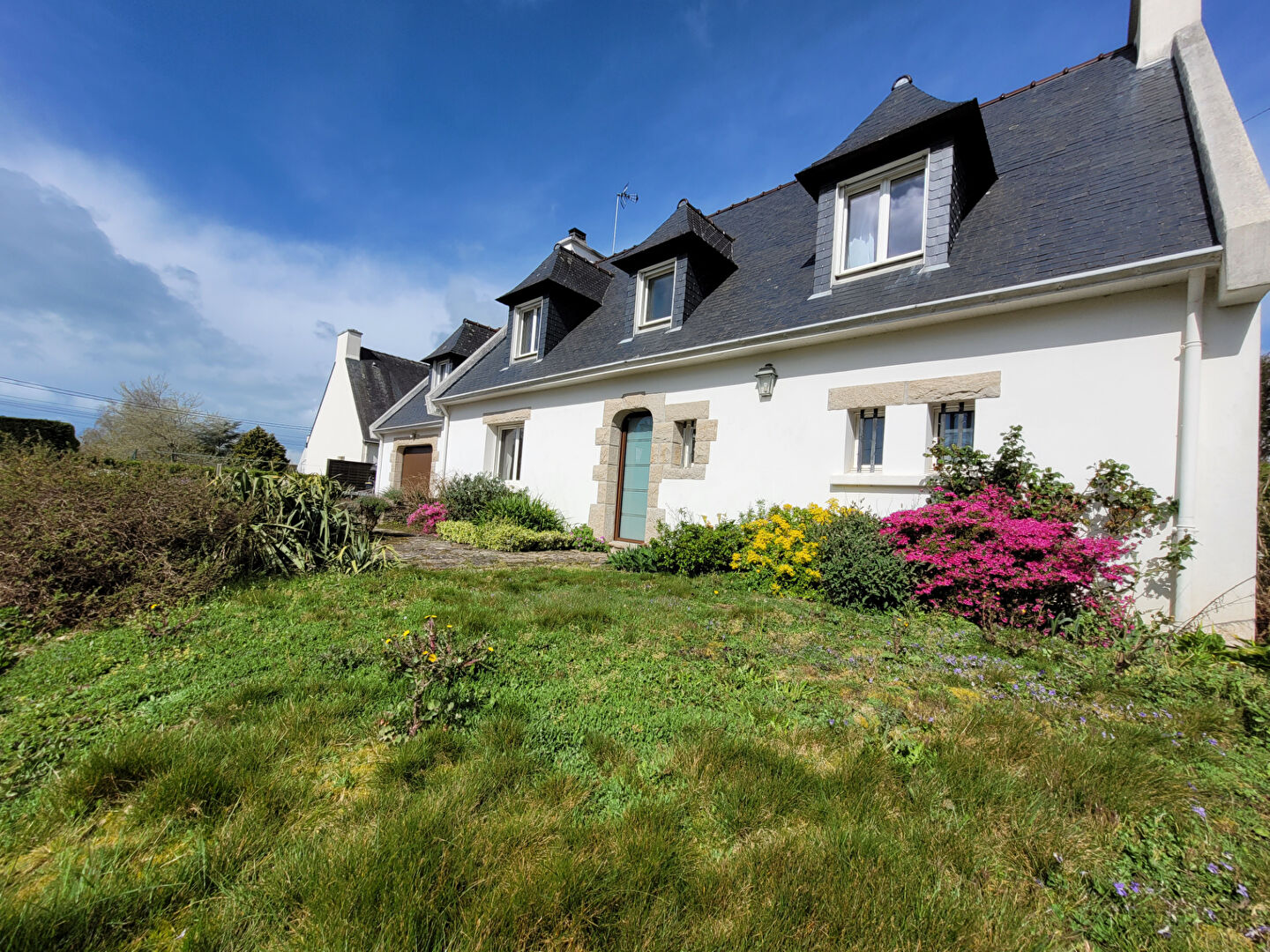 EXCLUSIVIT� Agence du Quai � CONCARNEAU - Le Cabellou - � vendre - Belle maison familiale T6 r�nov�e avec soin dans une impasse au calme