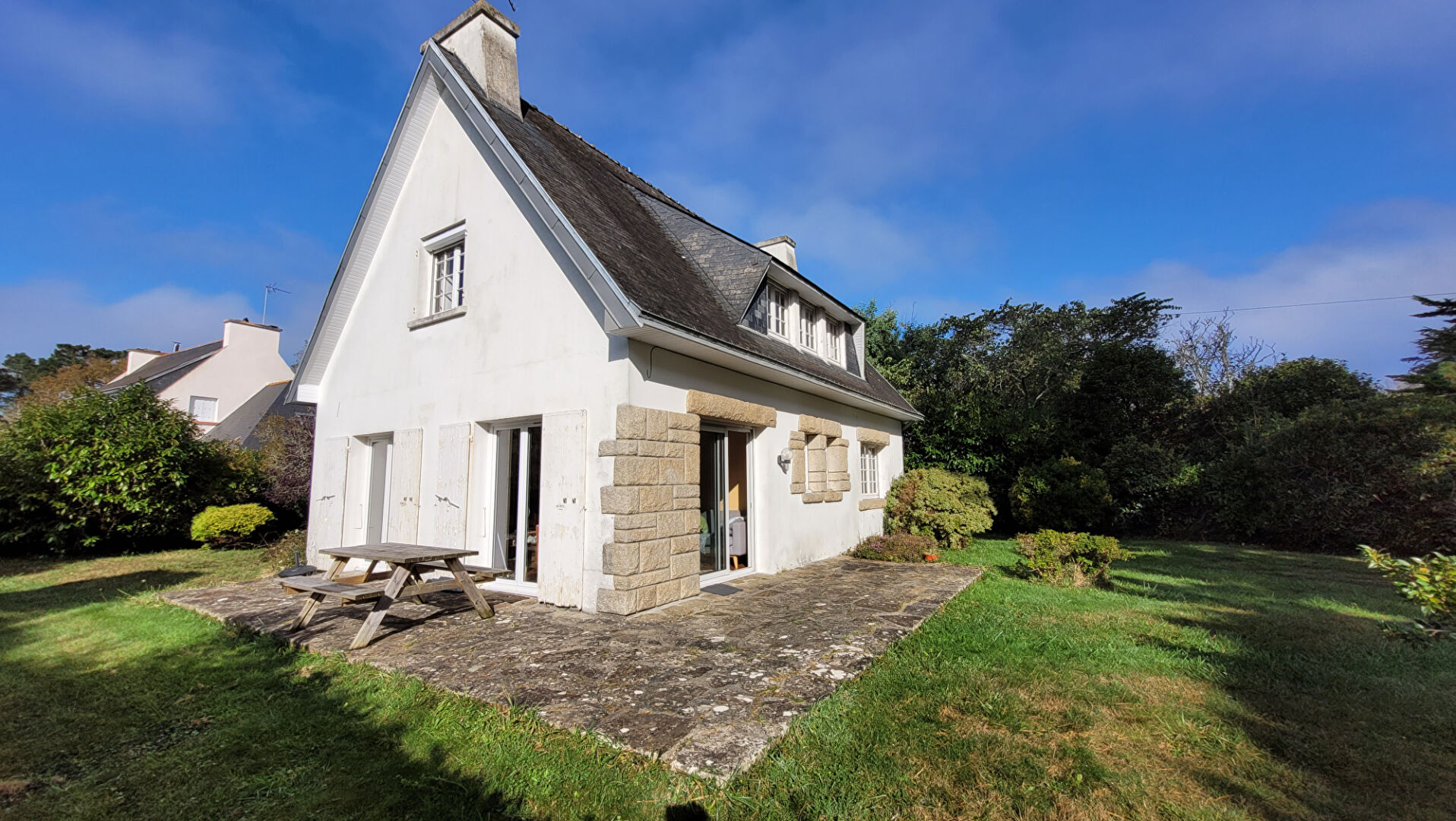 Concarneau - Le Cabellou - Belle maison traditionnelle 5 pi�ces de 101 m� sur 1100 m� de terrain environ.