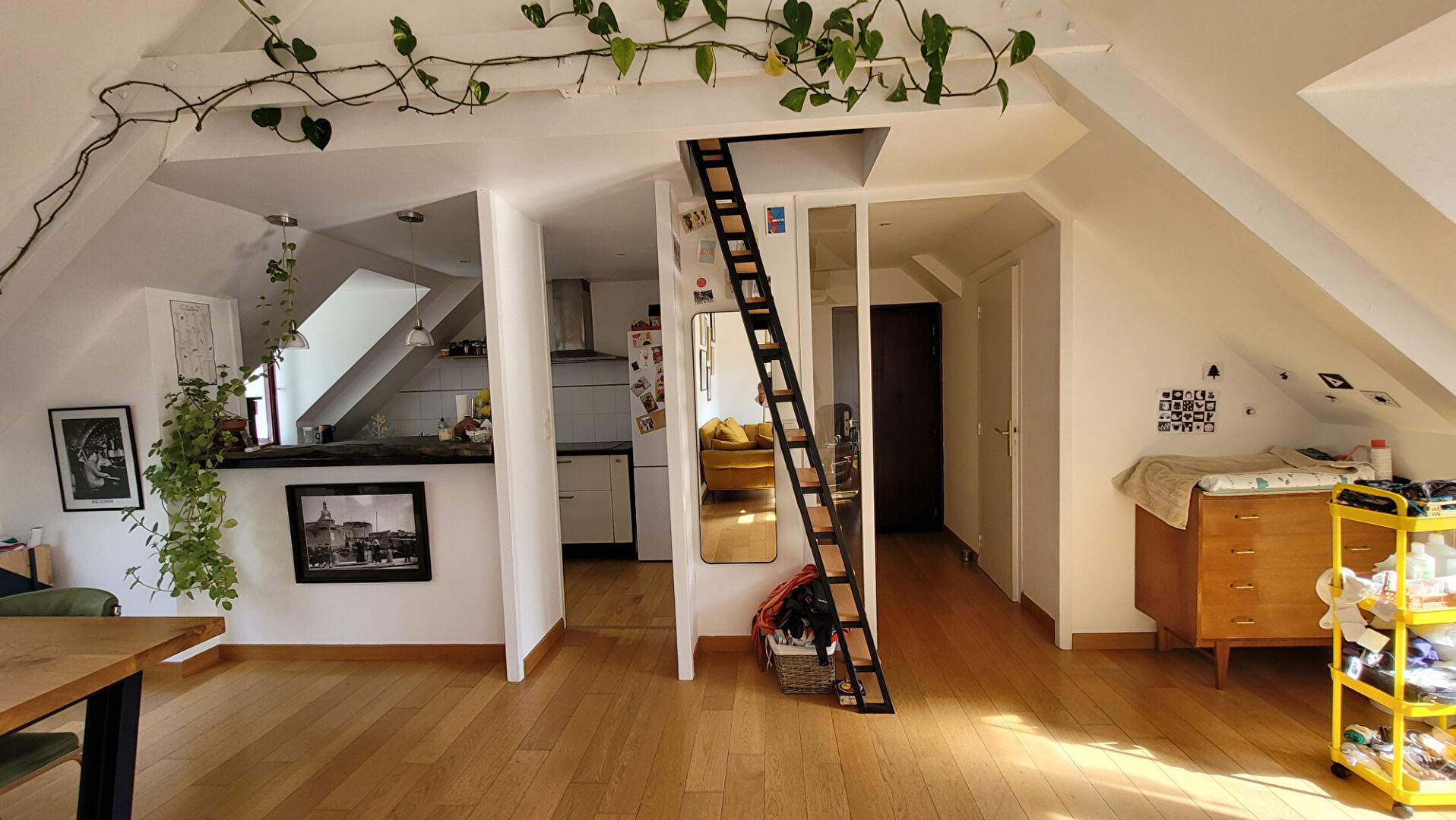 EXCLUSIVIT� AGENCE DU QUAI - Hyper-centre de Concarneau, bel Appartement  T2 Bis 59.47 m2 habitables + mezzanine