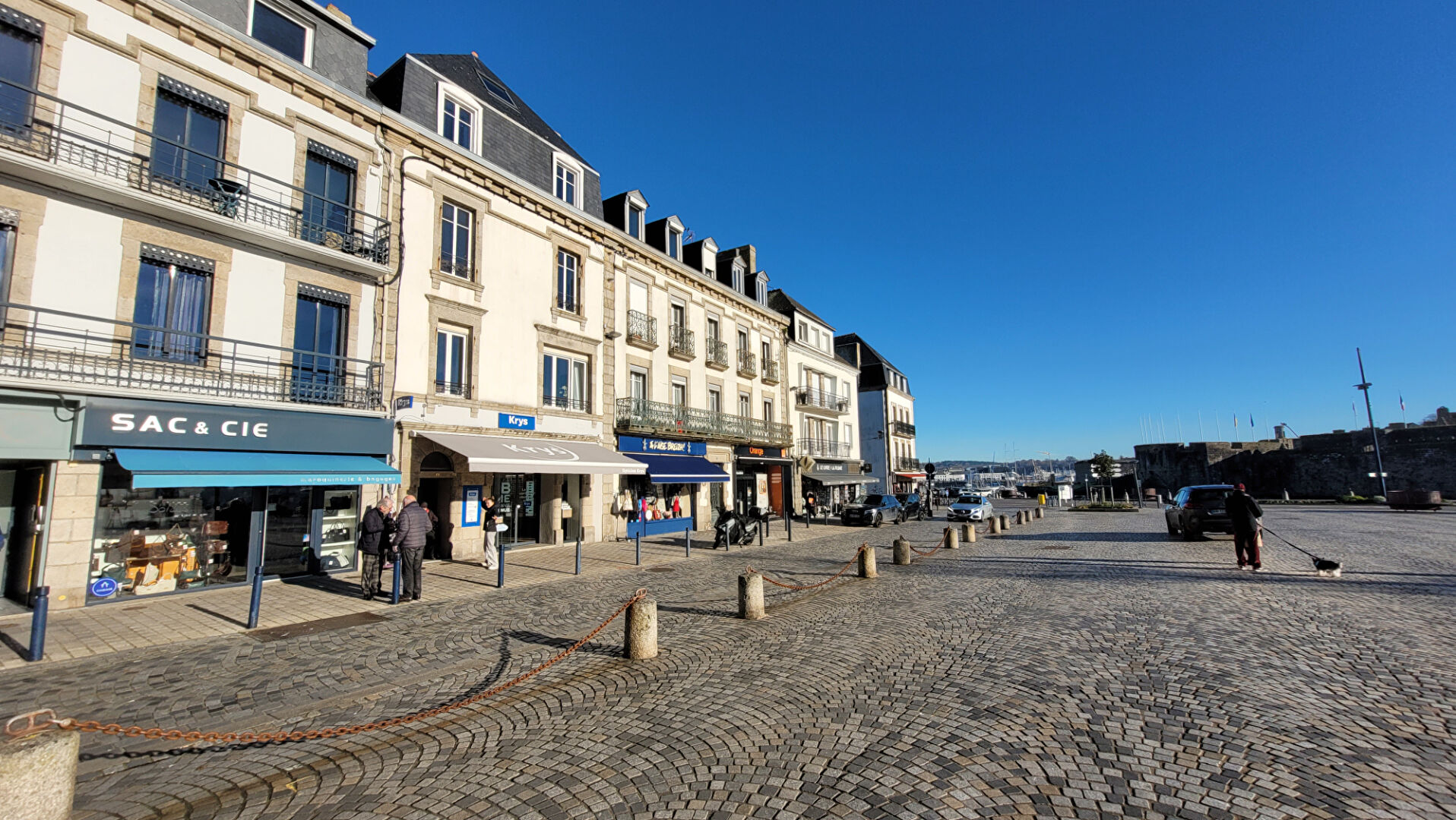 CONCARNEAU - Hyper Centre - T3 meubl� avec Vue sur le port de plaisance et la Ville Close